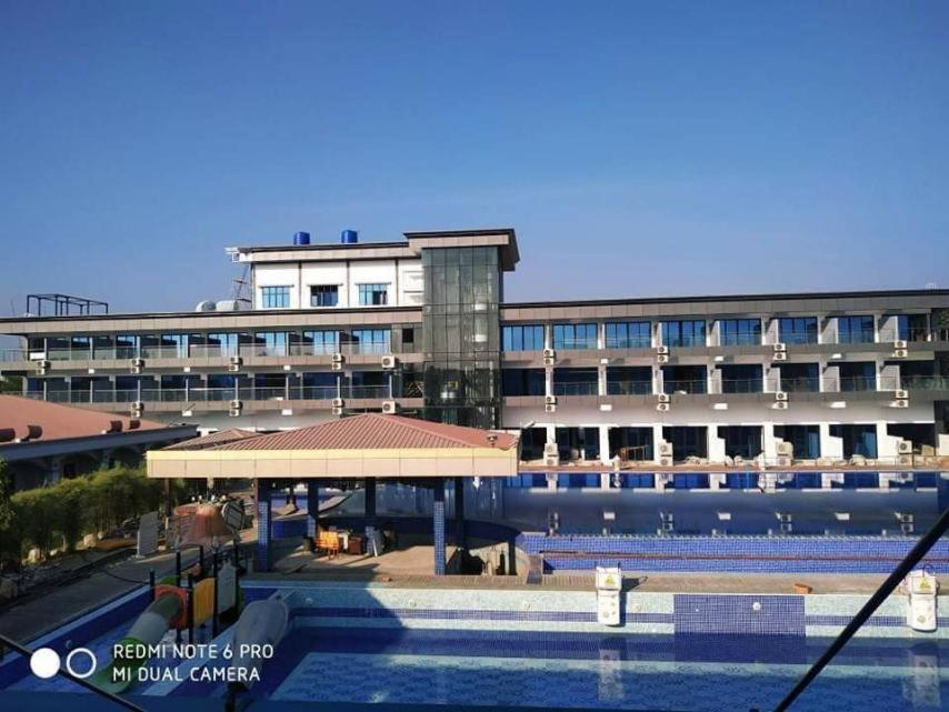 Excel River View Yangon Bagian luar foto